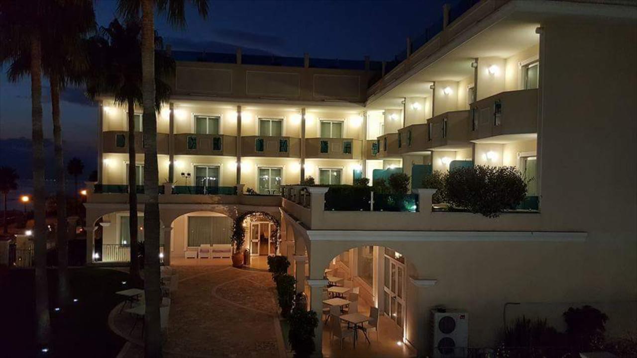 Gardenia Hotel Lazzaro Buitenkant foto